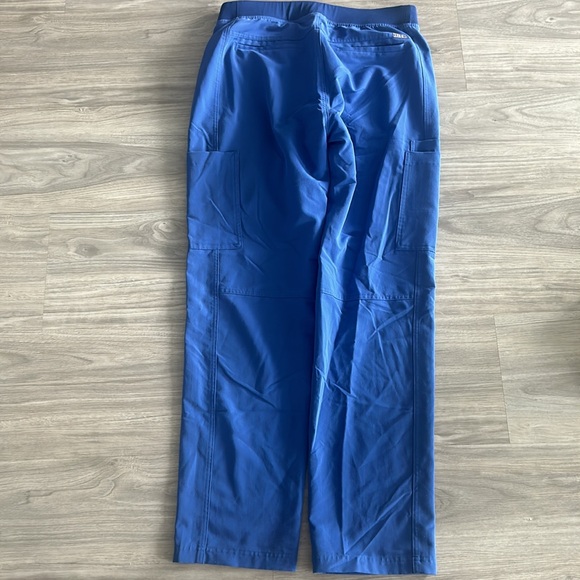 FIGS Axim Cargo Scrub Pants - Picture 2 of 2